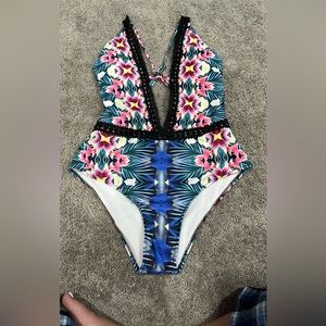 One piece swim suit